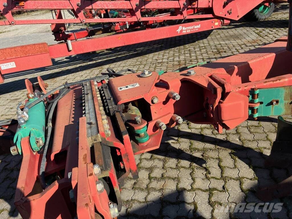 Kverneland PB 100 Reversible ploughs