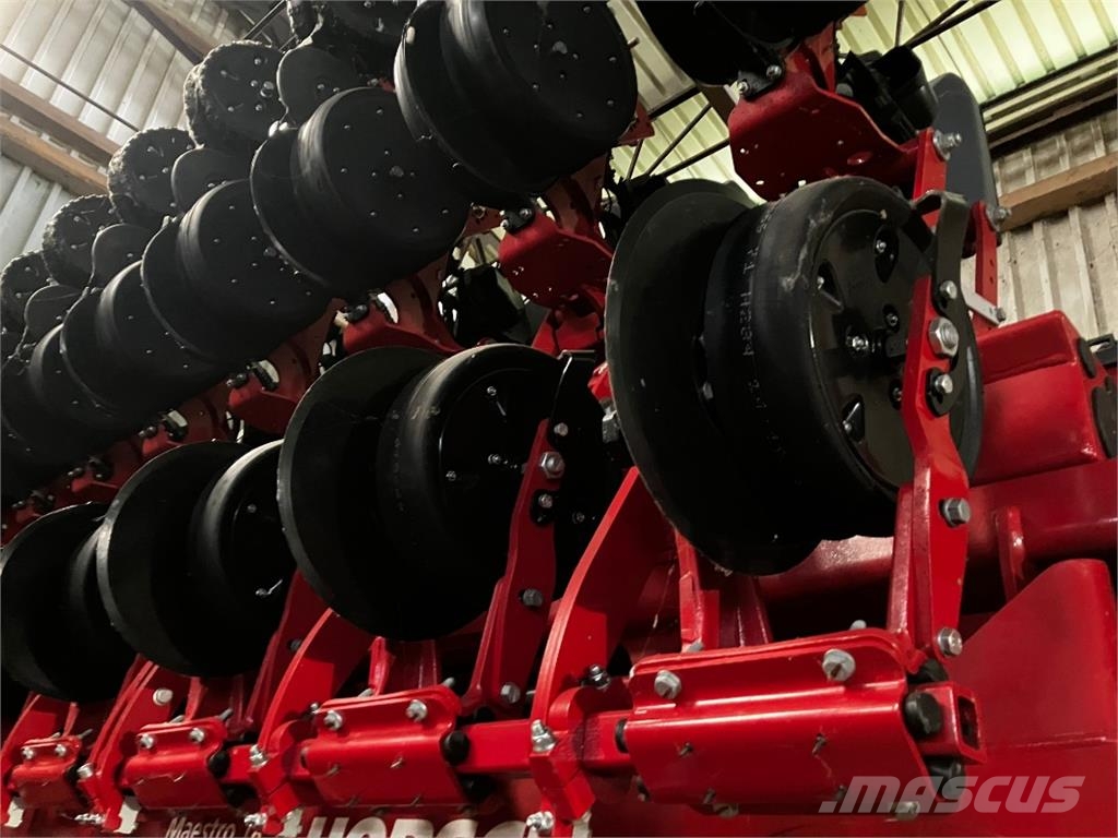 Horsch Maestro 18 SX Precision sowing machines
