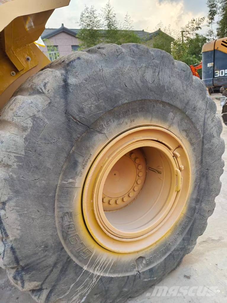 CAT 966 H Kolesové nakladače