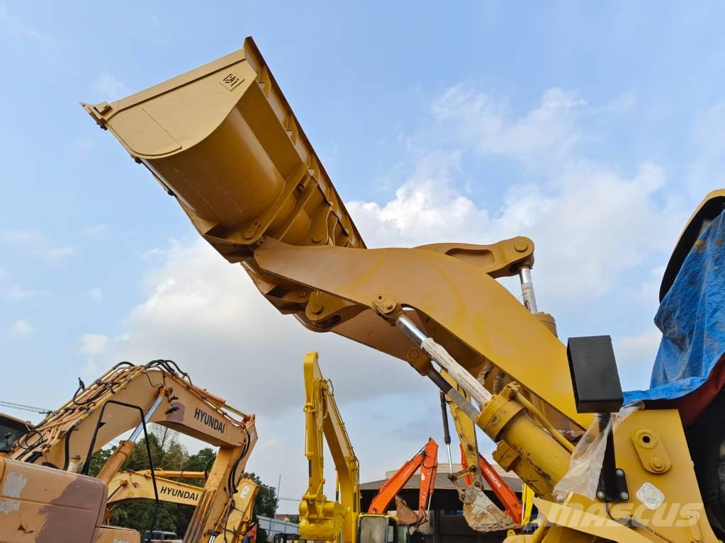 CAT 966 H Kolesové nakladače