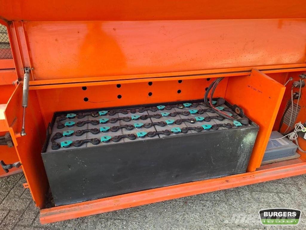 Holland Lift Q-135EL24 Šķerveida pacēlāji