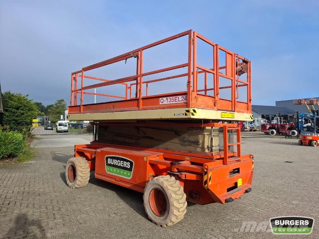 Holland Lift Q-135EL24 Šķerveida pacēlāji