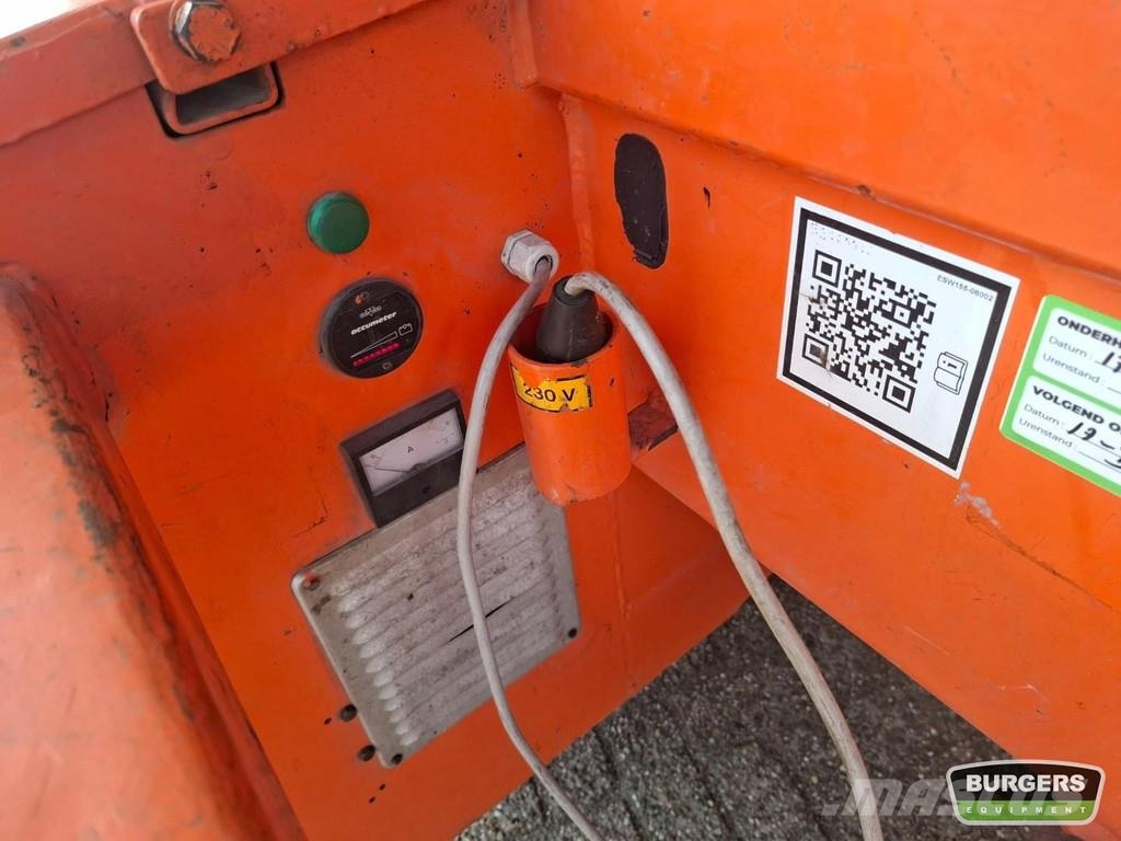 Holland Lift Q-135EL24 Šķerveida pacēlāji