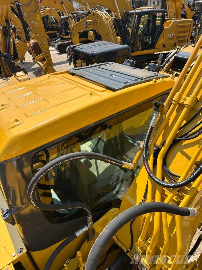 Komatsu PC200-7 حفارات وسط 7 طن - 12 طن