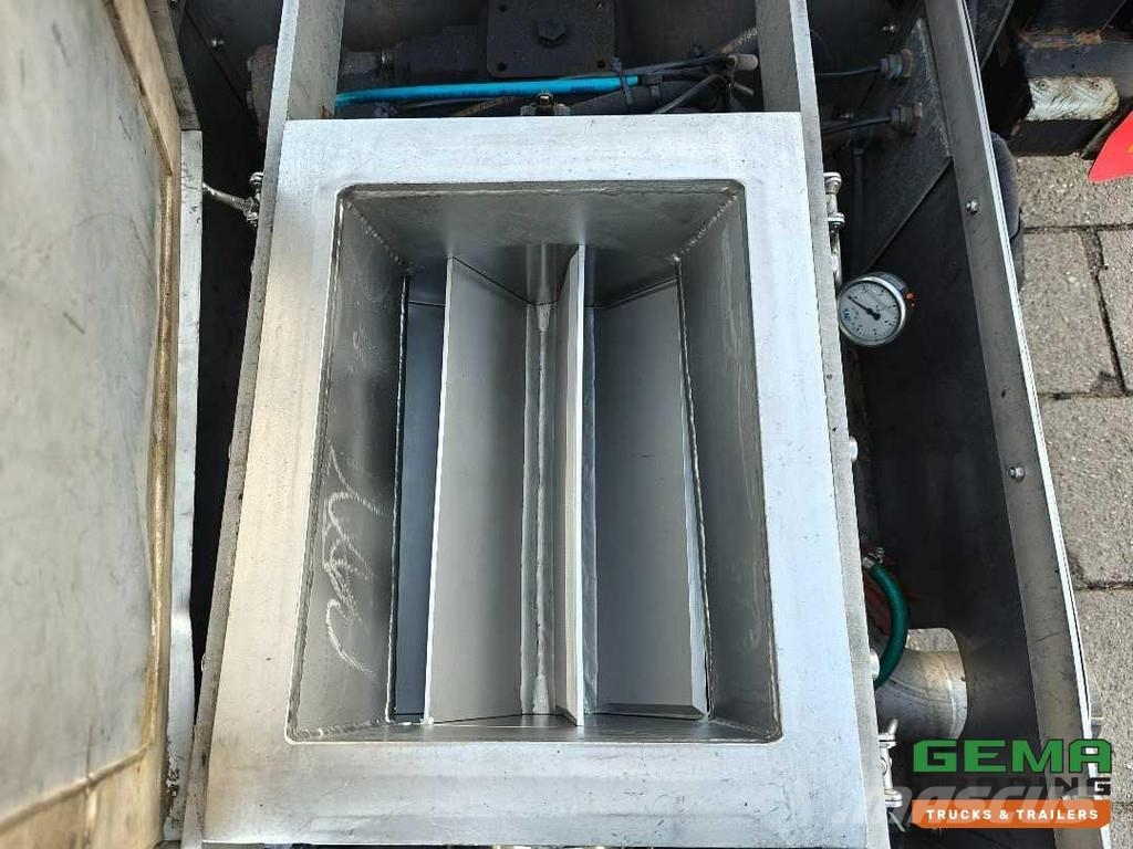 LAG O-3-CC 3 Axles MB - 30FT Tipping Chassis - Rotary نصف مقطورات حاويات