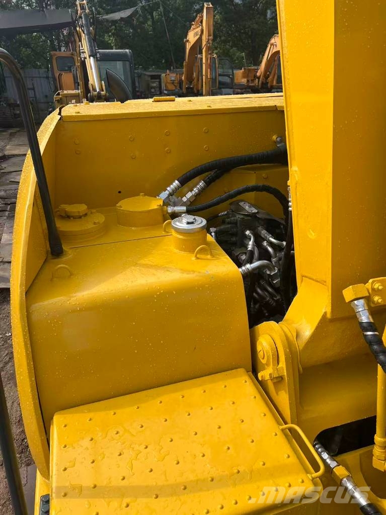 Komatsu PC 70-8 대형 굴삭기 29톤 이상