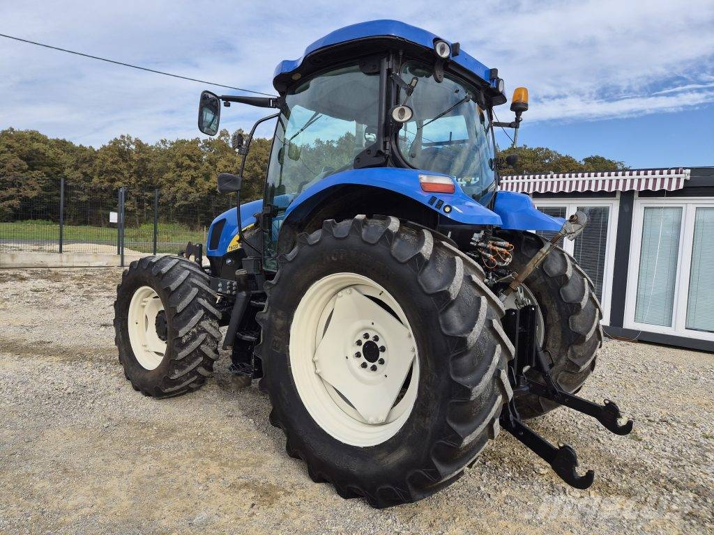 New Holland T6020 Elite الجرارات