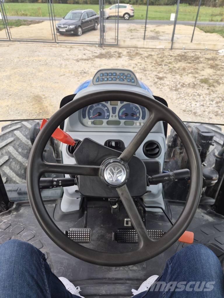 New Holland T6020 Elite الجرارات