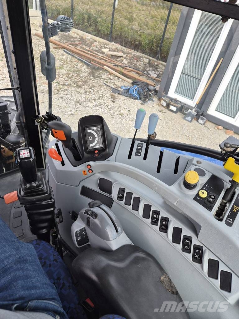 New Holland T6020 Elite الجرارات