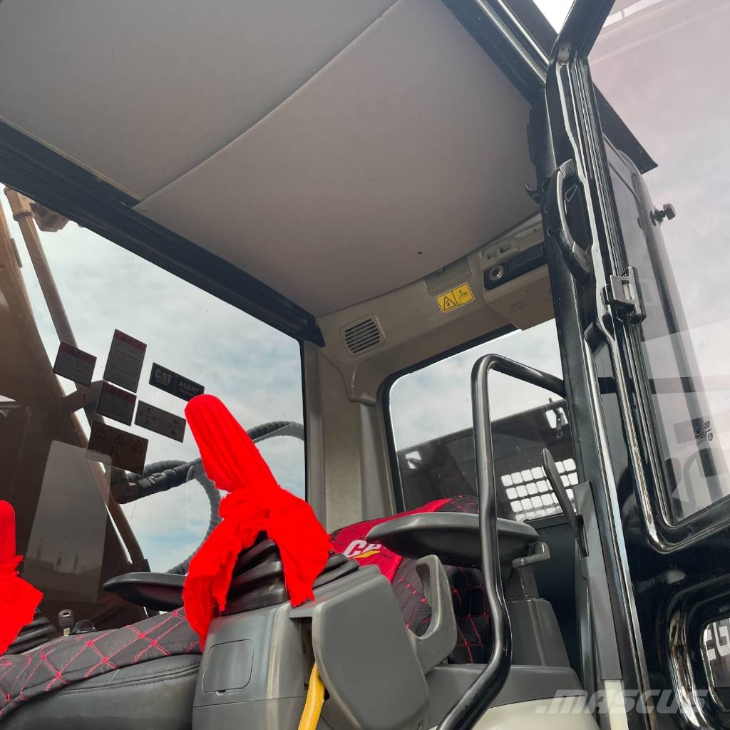 CAT 320D2 대형 굴삭기 29톤 이상