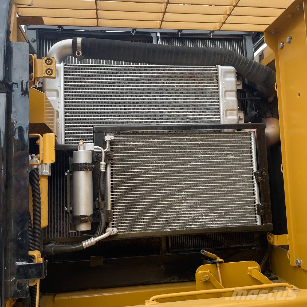 CAT 320D2 대형 굴삭기 29톤 이상