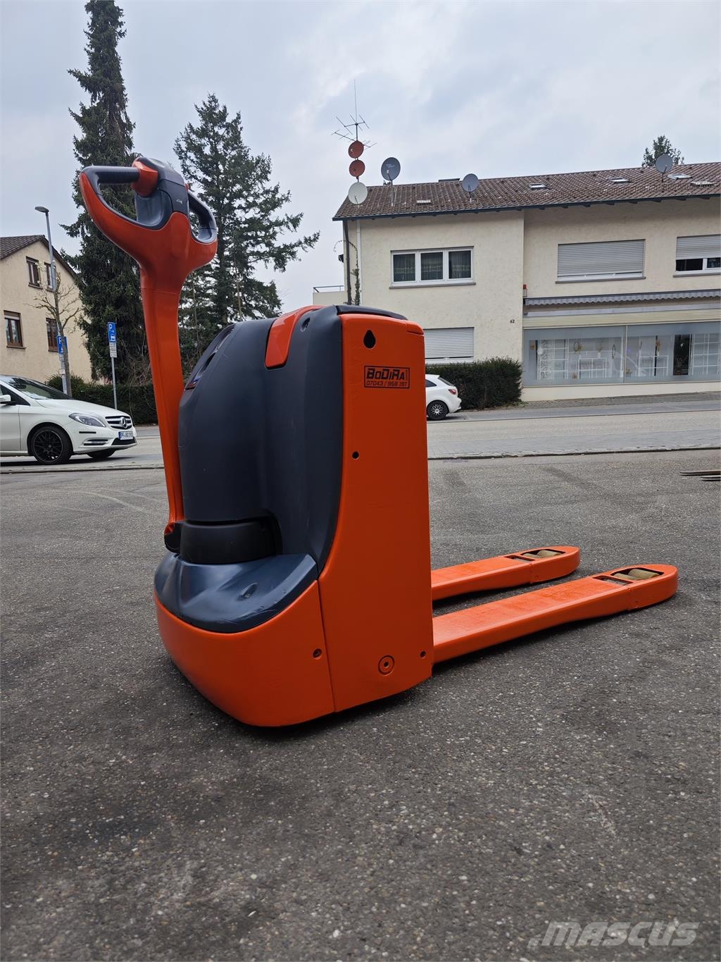 Linde T 16 Ručne vedené vysokozdvižné vozíky