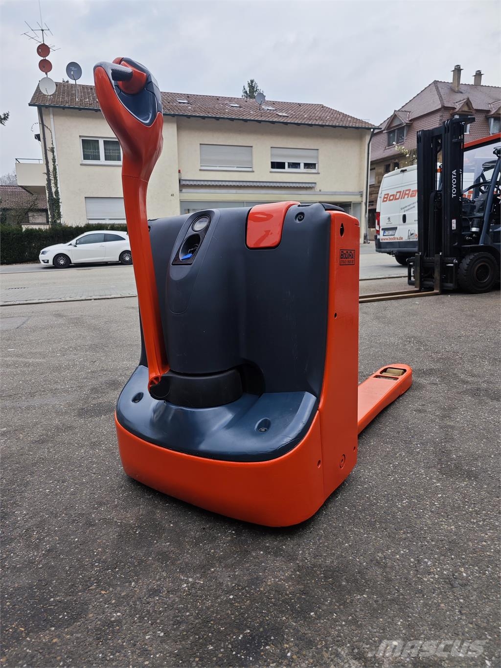 Linde T 16 Ručne vedené vysokozdvižné vozíky