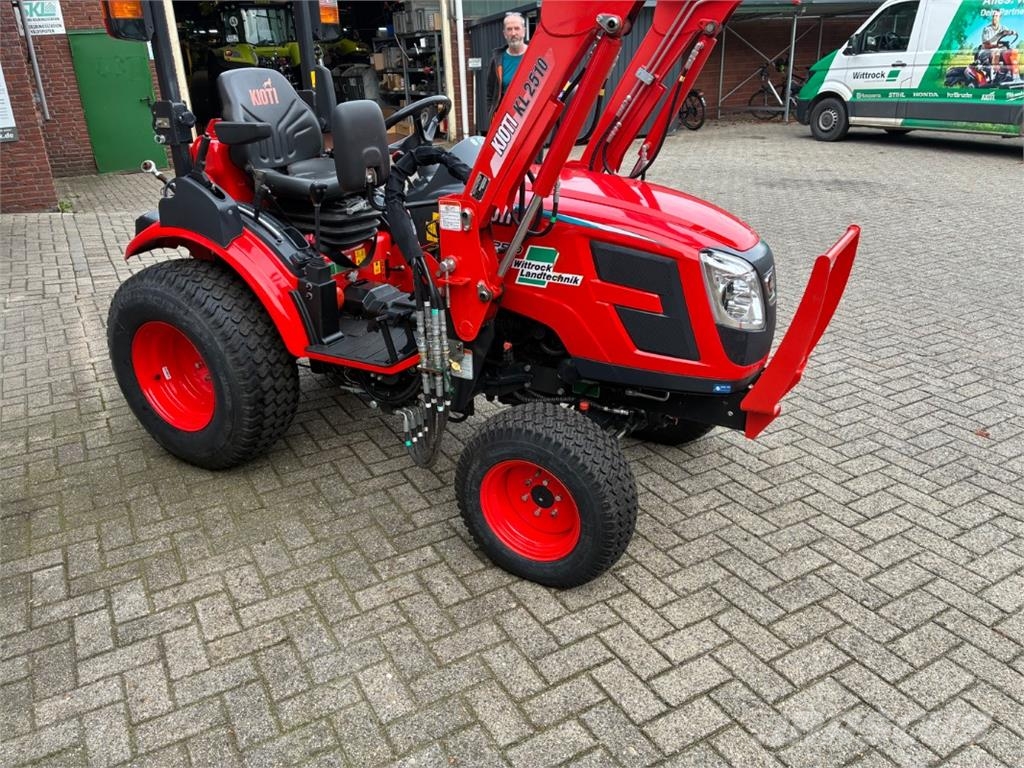 Kioti CX 2510 H Manji traktori