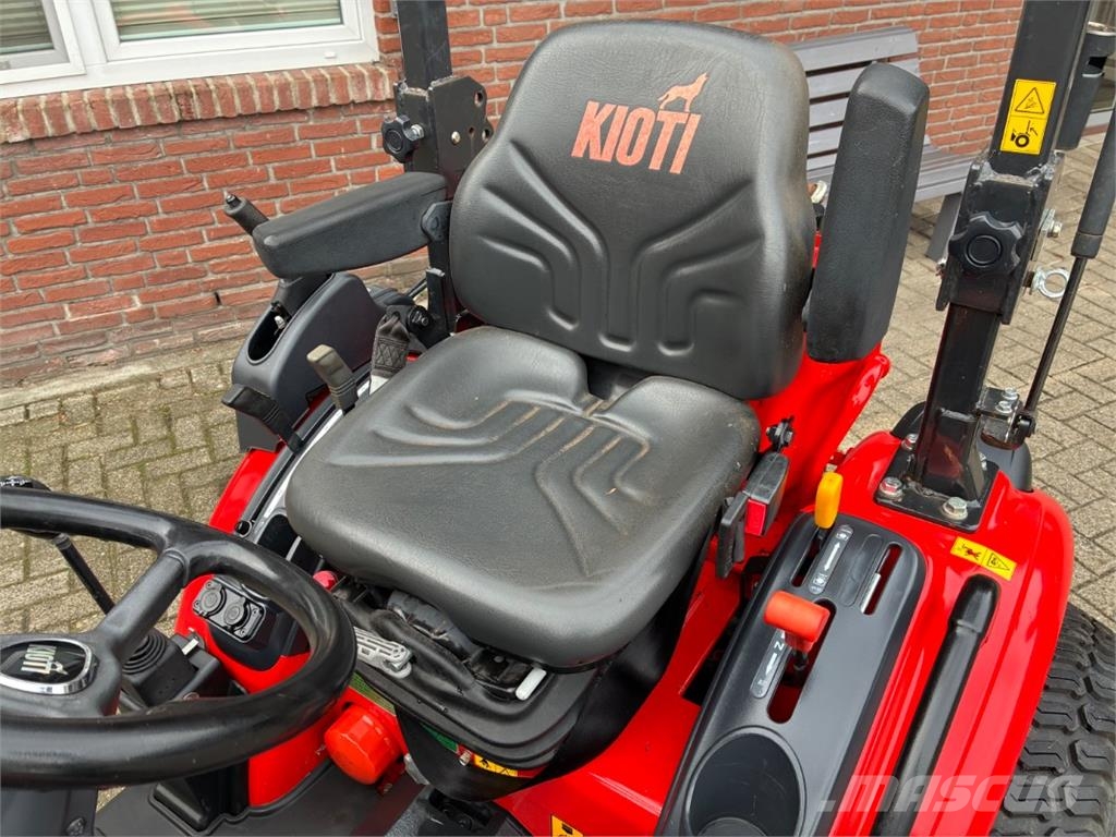 Kioti CX 2510 H Manji traktori