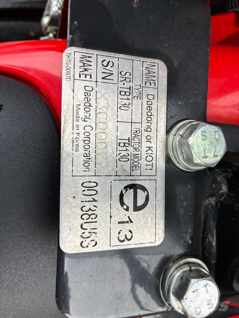 Kioti CX 2510 H Manji traktori