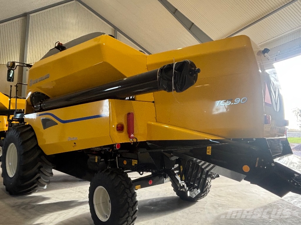 New Holland TC 5.90 RS Leikkuupuimurit