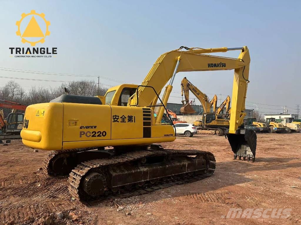 Komatsu PC 220 Kāpurķēžu ekskavatori