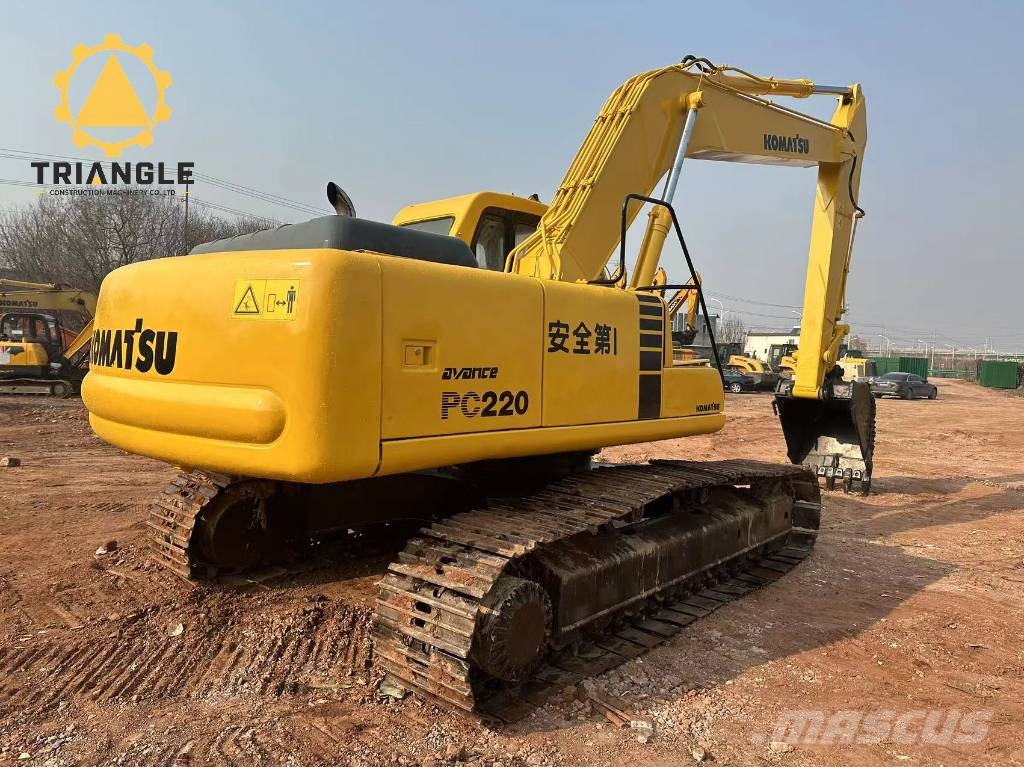 Komatsu PC 220 Kāpurķēžu ekskavatori
