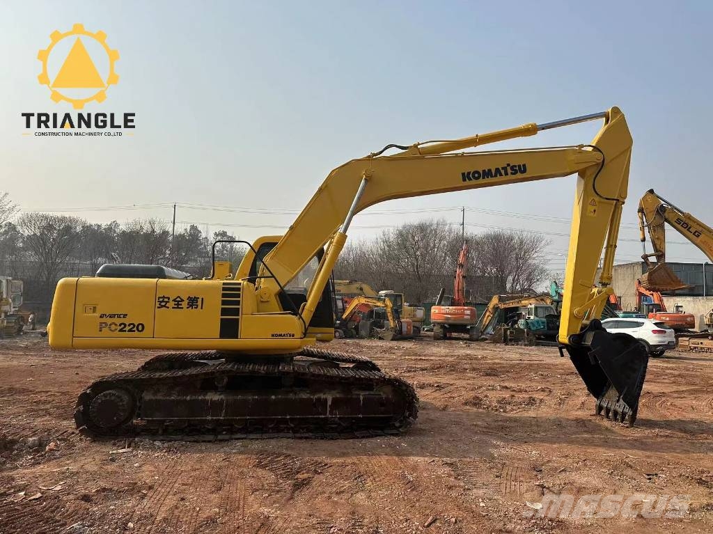 Komatsu PC 220 Kāpurķēžu ekskavatori