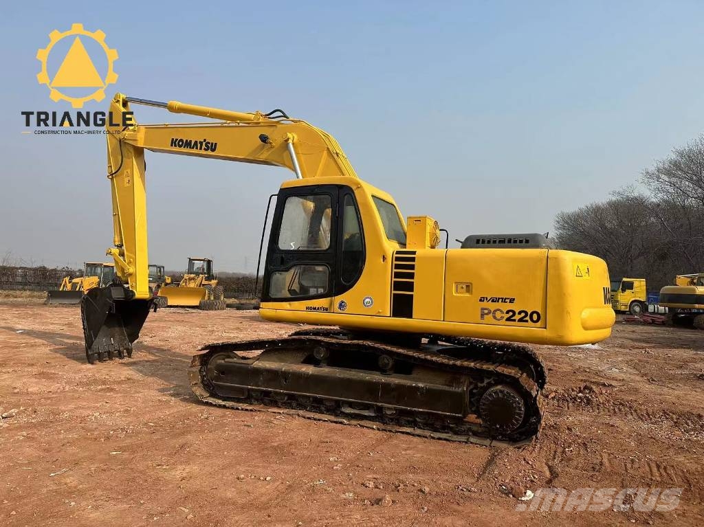 Komatsu PC 220 Kāpurķēžu ekskavatori
