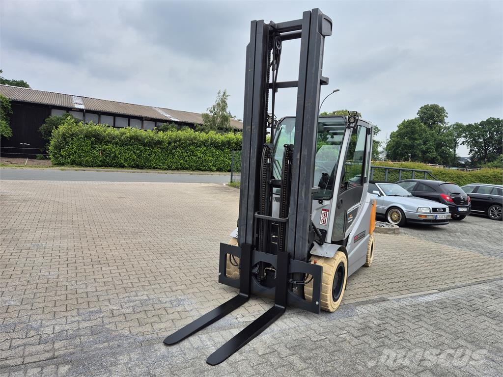 Still RX60-50/600 Electric forklifts