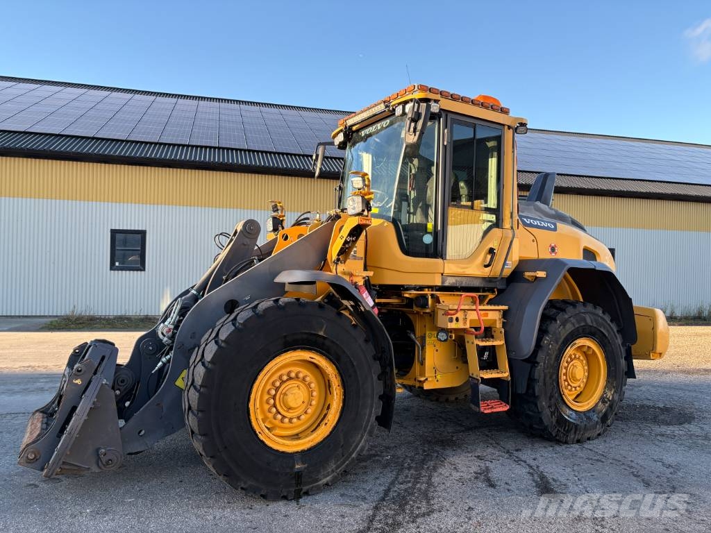 Volvo L70H lastmaskin, svensksåld, skevfäste Kolové nakladače
