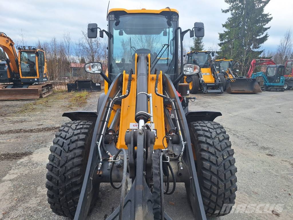 JCB 409 SV Kolesni nakladalci