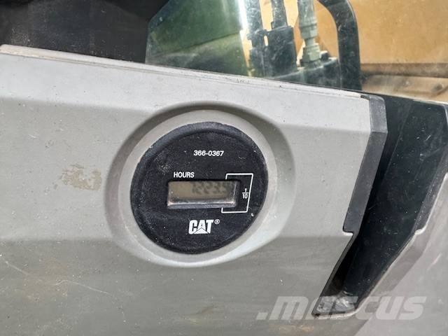 CAT 326 F L Bagri goseničarji