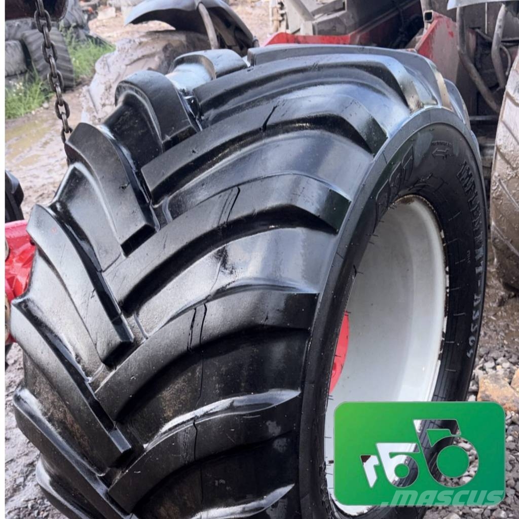 Schäffer 8082 R 22.5 Wheel, BKT 550/45-22.5 Tire الإطارات والعجلات والحافات