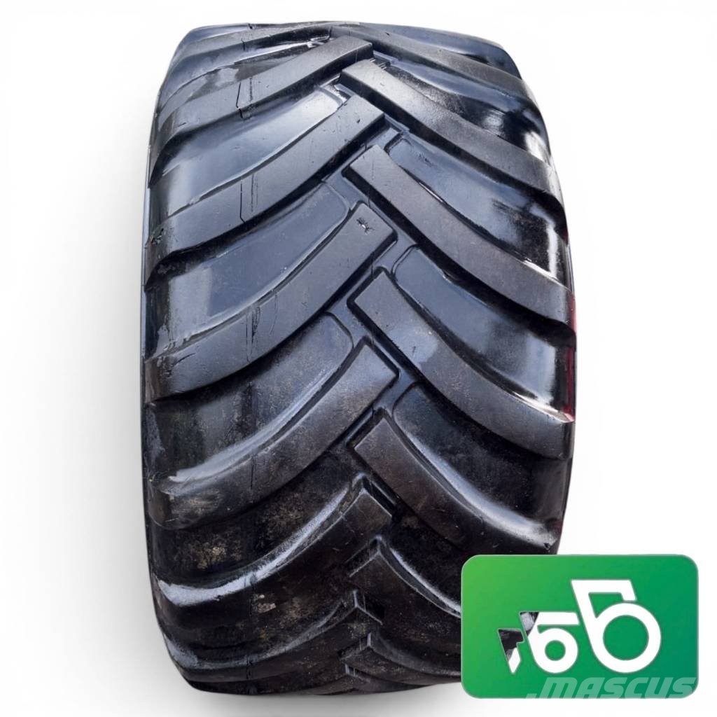 Schäffer 8082 R 22.5 Wheel, BKT 550/45-22.5 Tire الإطارات والعجلات والحافات