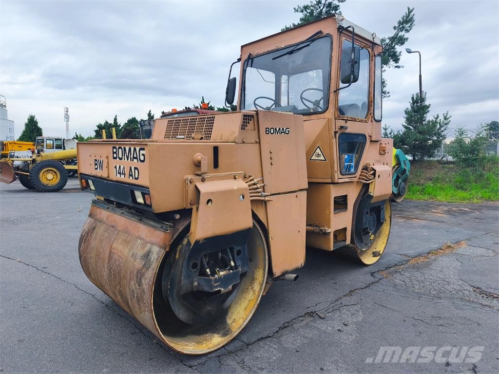 Bomag BW 144 AD Sonstige Baumaschinen