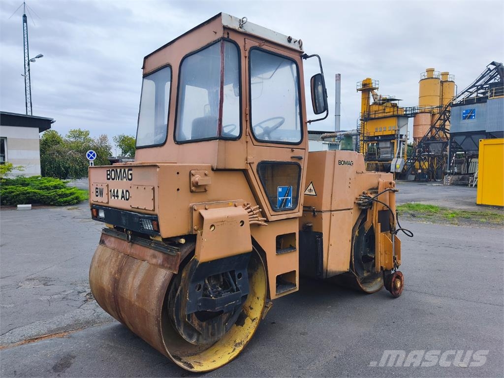 Bomag BW 144 AD Sonstige Baumaschinen