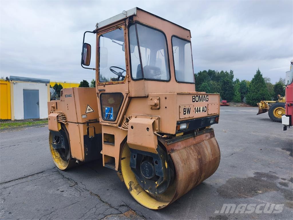 Bomag BW 144 AD Sonstige Baumaschinen