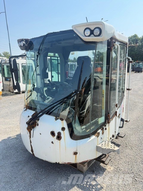 Liebherr L 550 XPower USED CAB كابينة والداخلية