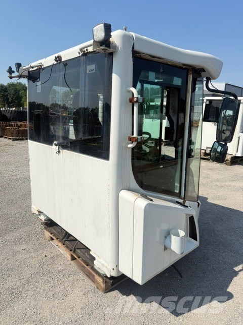 Liebherr L 550 XPower USED CAB كابينة والداخلية