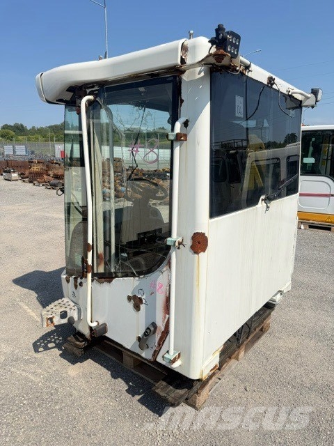 Liebherr L 550 XPower USED CAB كابينة والداخلية