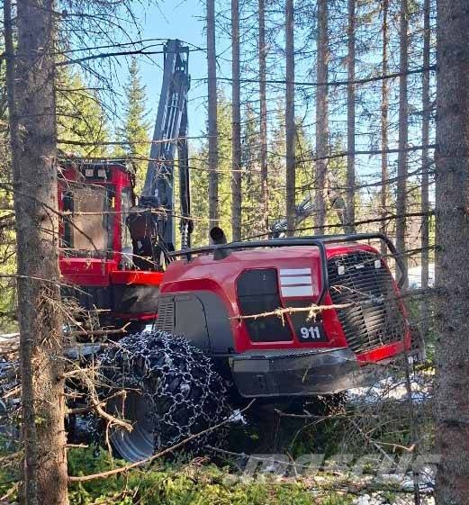 Komatsu 911.7 Harvesters