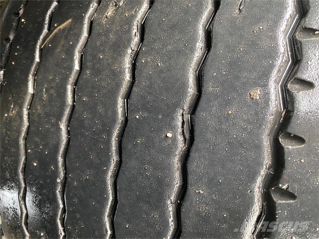 Kögel SN24 LOWDECK trojstranka VIN 133 Semirremolques de caja de lona