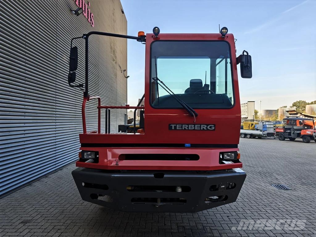 Terberg BC 182 4x2 جرارات صالات المطارات
