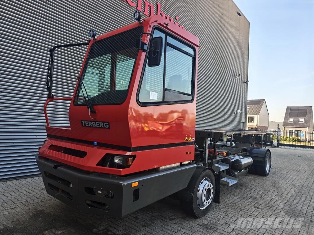Terberg BC 182 4x2 جرارات صالات المطارات