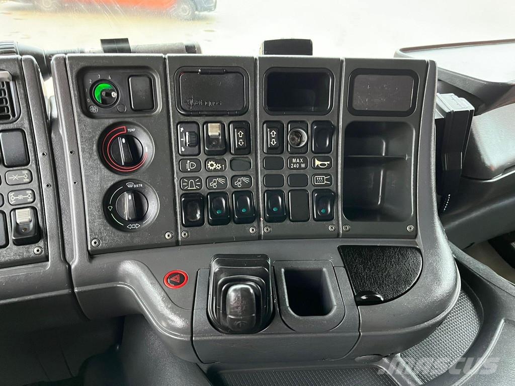Scania P 114 4x4 BRO WRECKER / 2x WINCH 10 + 30 ton / CRA Sleepwagens