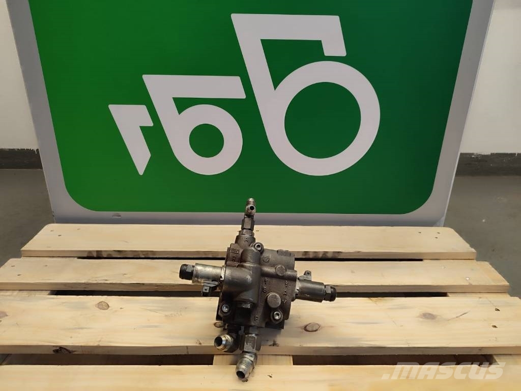 Valtra Hydraulic distributor Bosch 1525100139 Valtra N123 Hüdraulika