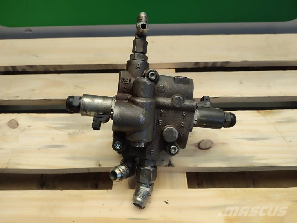 Valtra Hydraulic distributor Bosch 1525100139 Valtra N123 Hüdraulika