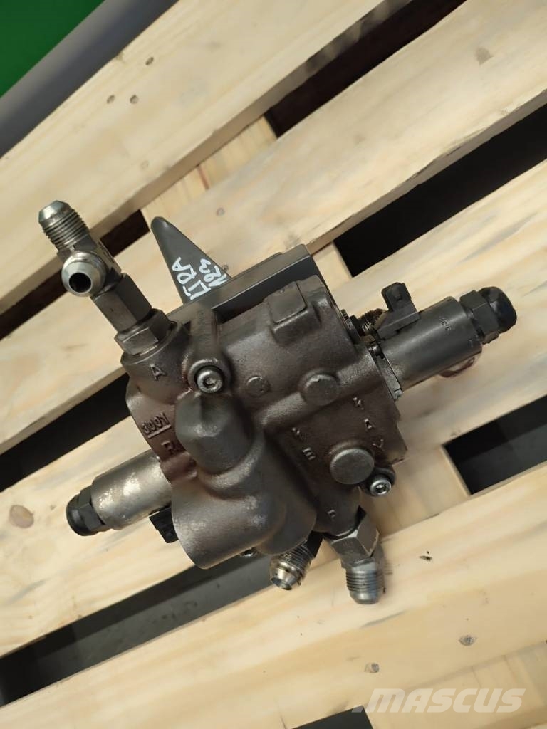 Valtra Hydraulic distributor Bosch 1525100139 Valtra N123 Hüdraulika