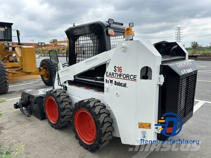 Bobcat S 16 滑移装载机