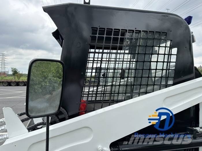 Bobcat S 16 滑移装载机