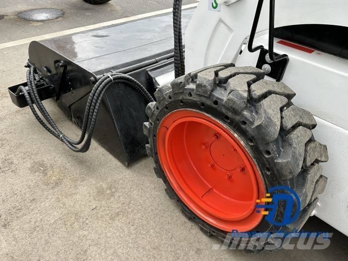 Bobcat S 16 滑移装载机
