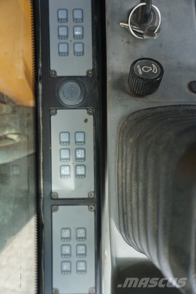 Liebherr R 936 N LC 履带挖掘机