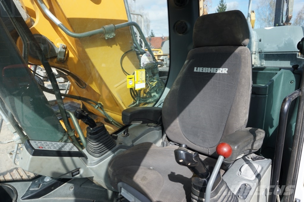 Liebherr R 936 N LC 履带挖掘机